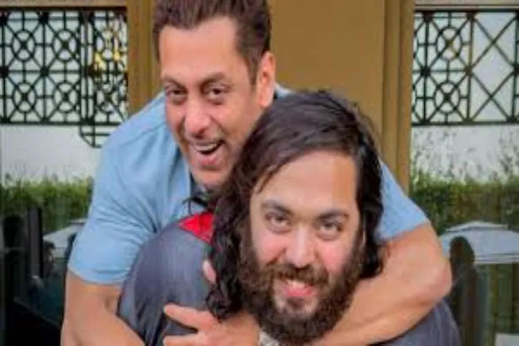 Salman Khan with Reliance Industries Limited Executive Director Anant Ambani 