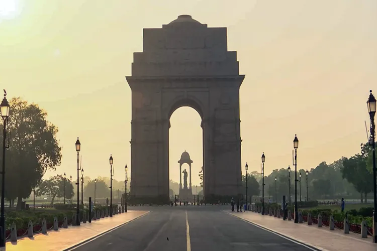 A serene morning view of India Gate 