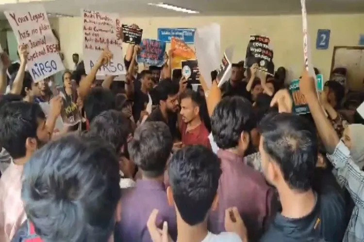 Students protest against Jamia Millia Islamia Vice-Chancellor Mazhar Asif 's remark 