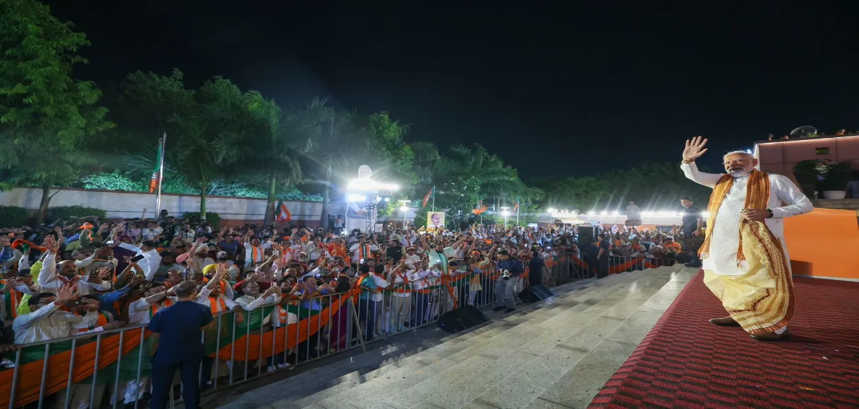 Prime Minister Narendra Modi at BJP headquarters in Delhi celebrating NDAs victory in Assam, Bengal and Pudducherry