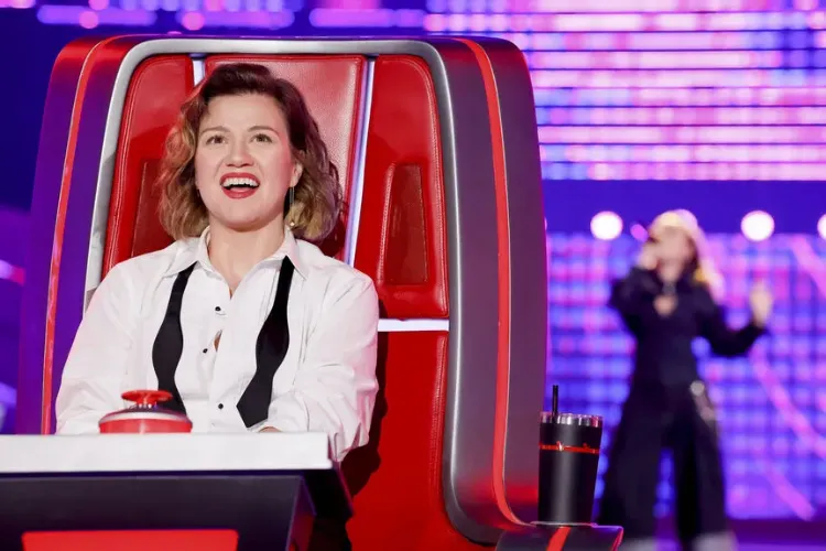 Singer and television personality Kelly Clarkson 