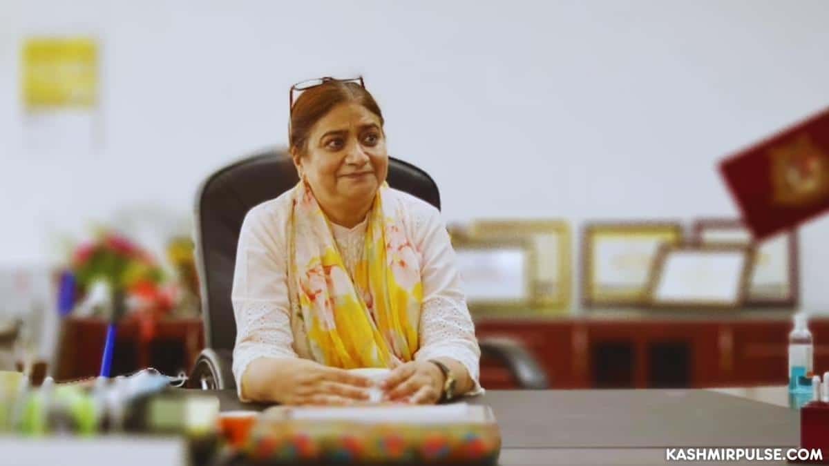 https://www.awazthevoice.in/upload/news/1778924307Nilofer_Khan_3.jpg