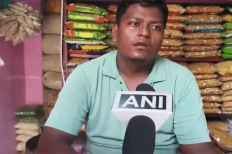Vikram Sao, the jhalmuri vendor