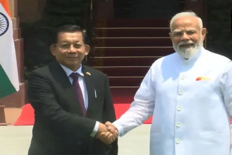 Prime Minister Narendra Modi with Myanmar President U Min Aung Hlaing 