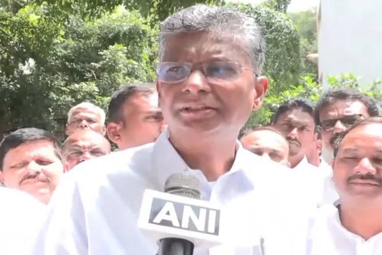 Congress leader Satish Jarkiholi