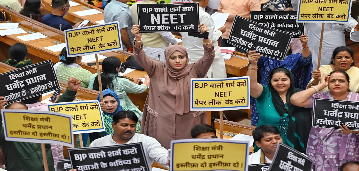 Protests against NEET paper lekage in Delhi