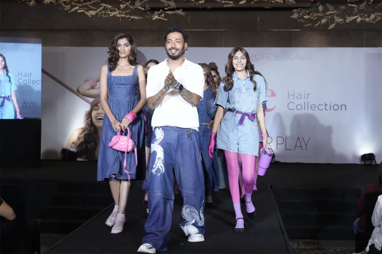 Shailesh Moolya at Godrej Vybe Collection 