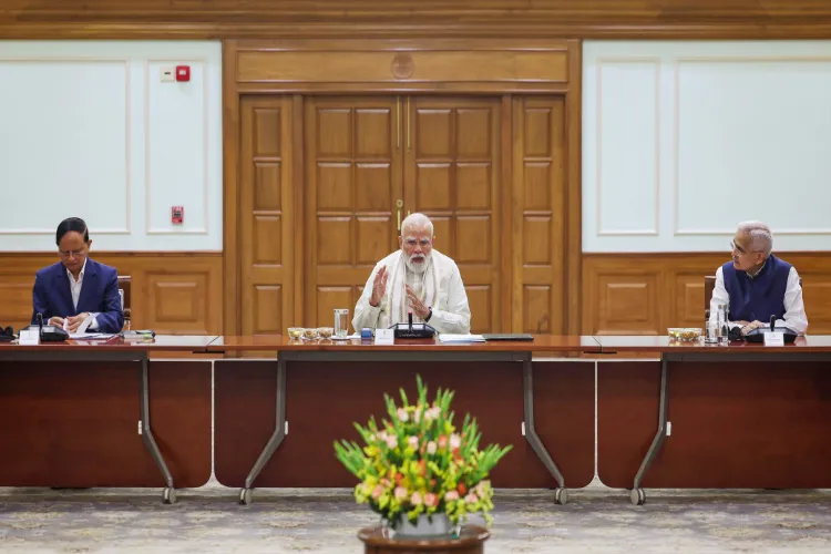Prime Minister Narendra Modi  chairs a meeting with members of the PM-Economic Advisory Council 
