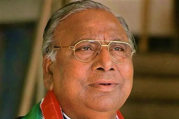 Congress leader V Hanumantha Rao 