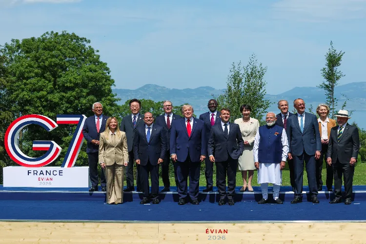 Prime Minister Narendra Modi with other G7 leaders on 52nd Summit