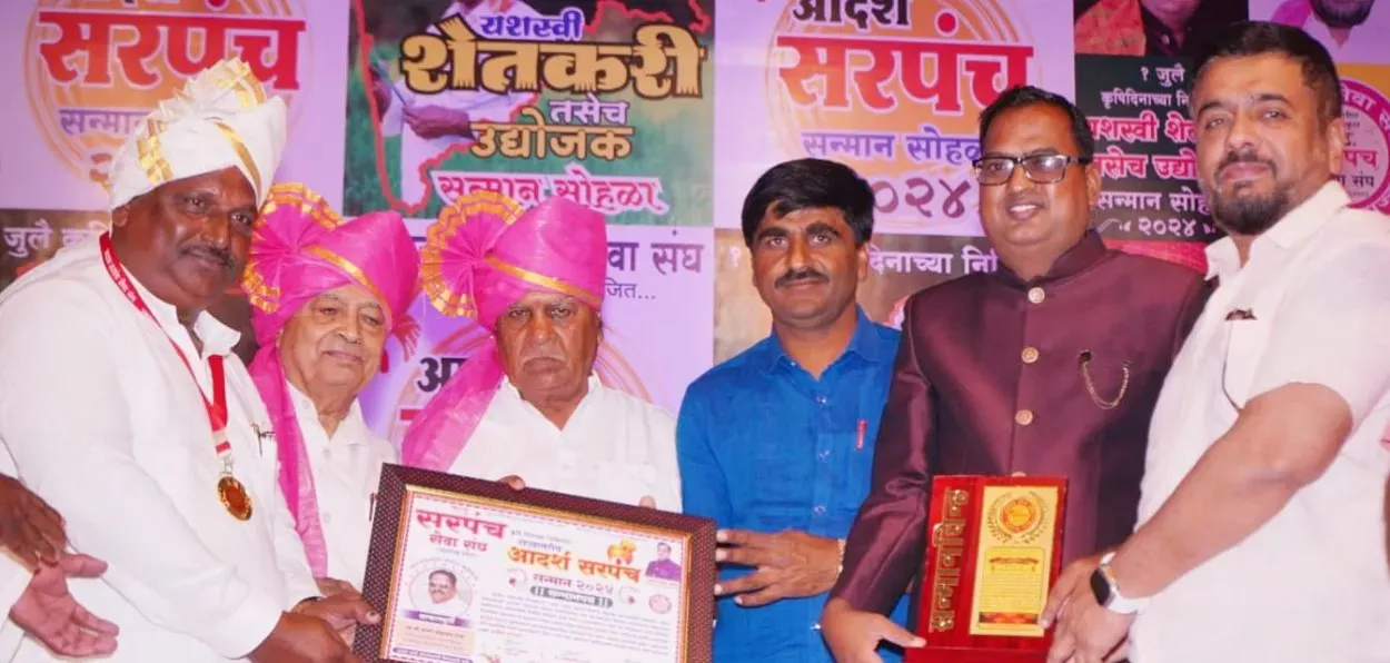Sarpanch of village Narayanpur Budruk accepting 