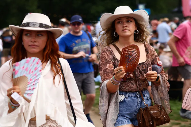 Europe grapples with heat