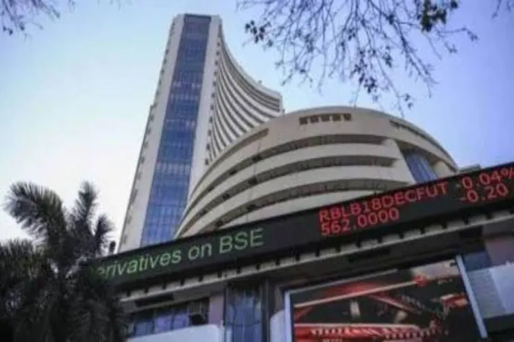 Markets rise early on bank buying lower oil prices