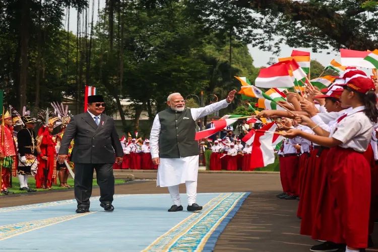 Prime Minster Narendra Modi with Indonesian President Prabowo Subianto