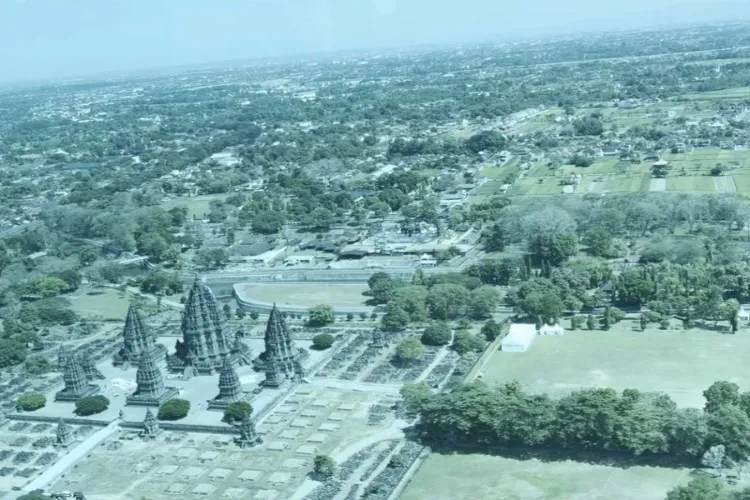 1,000-year-old historic Prambanan Temple complex