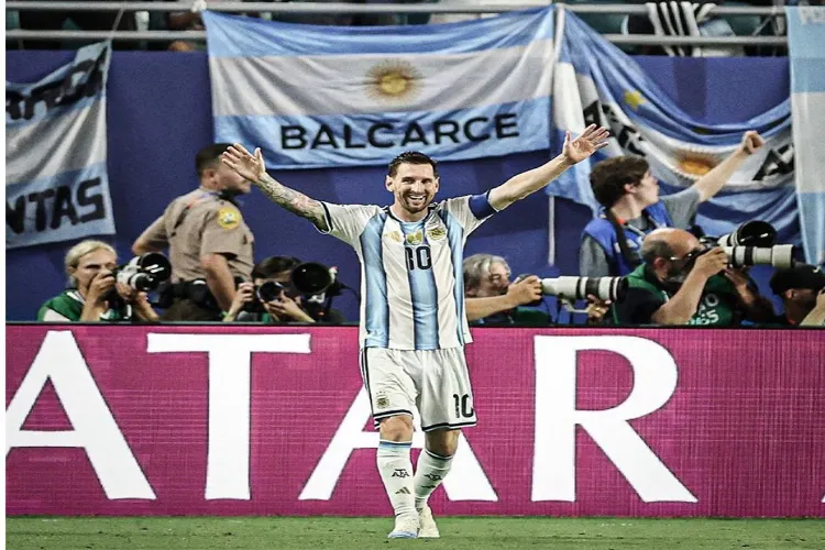  Lionel Messi 