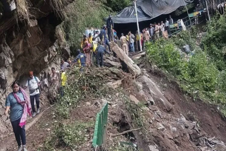 Landslide hits Vaishno Devi track