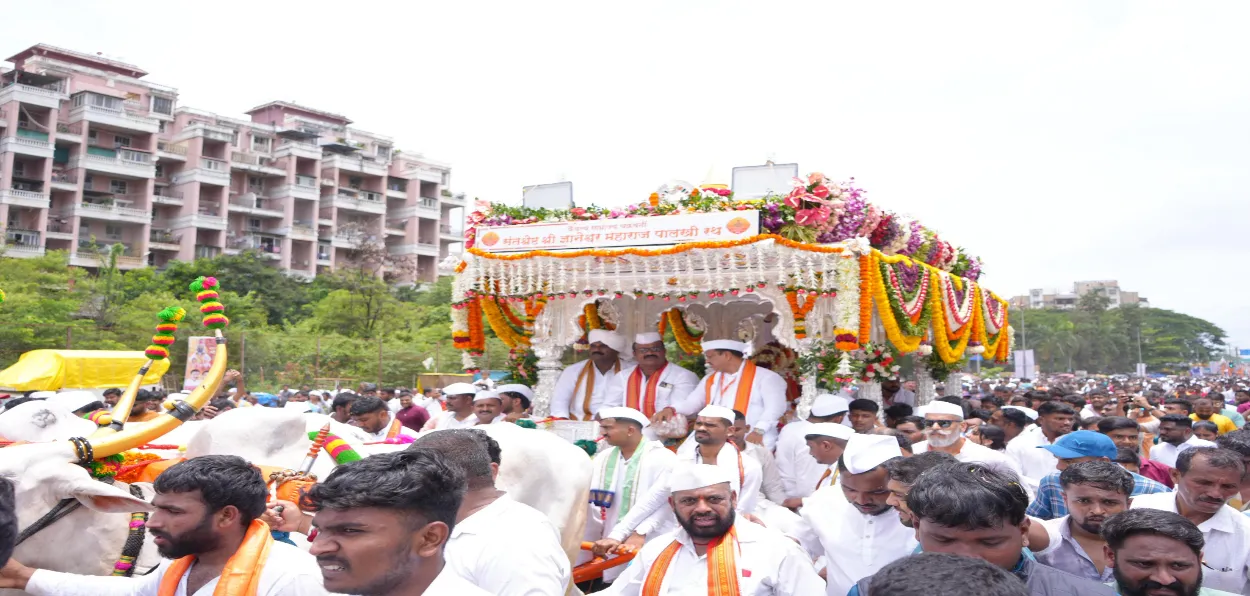 Pilgrims on the way to Pandharpur (File) 