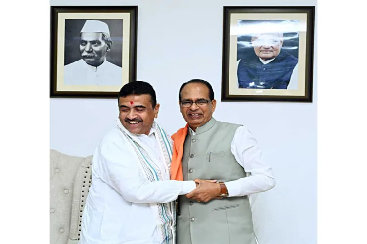 West Bengal Chief Minister Suvendu Adhikari and Union Minister Shivraj Singh Chouhan