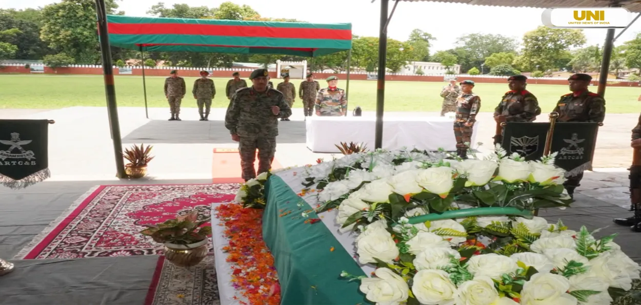 Lt Gen Vikas Lakhera, AVSM, SM, DG Assam Rifles, paid solemn tribute to Hav Mohd Iqbal at the wreath-laying ceremony held at Dimapur, Nagaland, 