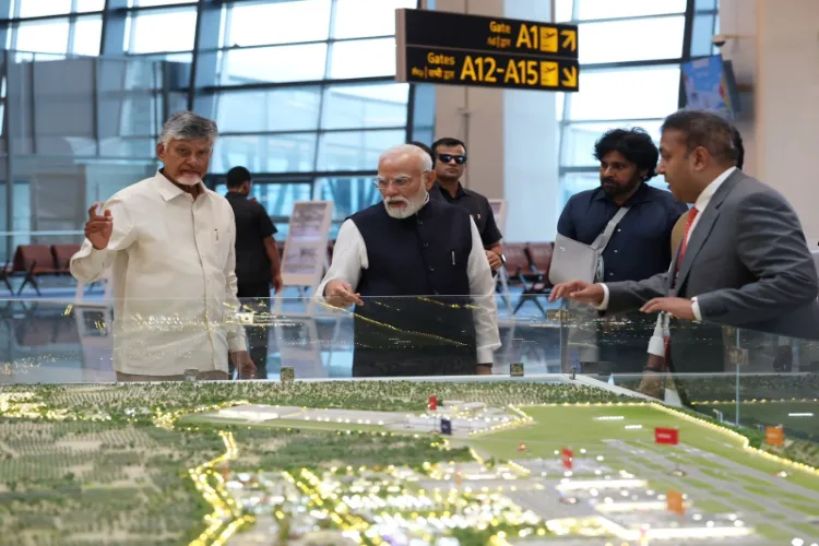 Prime Minister Narendra Modi with Andhra Pradesh CM Chandrababu Naidu 
