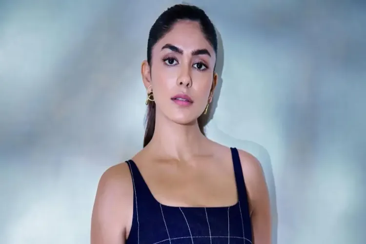 Actor Mrunal Thakur 
