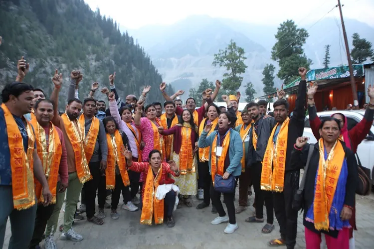 Fresh batch of devotees leaving for Amarnath yatra 