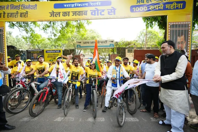 AAP MLAs rode bicycles to the Delhi Assembly