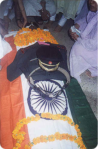 https://www.awazthevoice.in/upload/news/1786360354Captain_Vijayant_Thapar_3.jpg