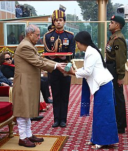 https://www.awazthevoice.in/upload/news/1786531606Ashok_Chakra_Havildar_Hangpan_Dada_2.jpg