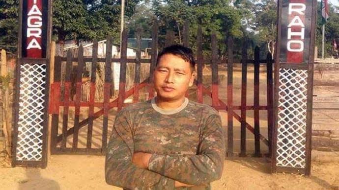 https://www.awazthevoice.in/upload/news/1786531631Ashok_Chakra_Havildar_Hangpan_Dada_3.jpg
