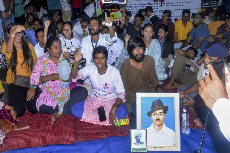 Sudents' protesting against alleged irregularities in Jharkhand recruitment examinations 