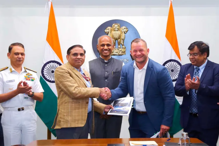 MoD officials during the contract signing in New Delhi 