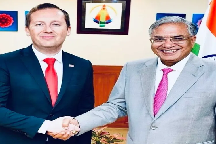US Ambassador to India Sergio Gor with Chief Election Commissioner, Gyanesh Kumar 