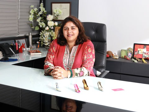 https://www.awazthevoice.in/upload/news/1787220707Farah_Malik_Bhanji_1.jpeg