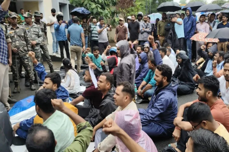 Jharkhand candidates return to offices amid looming legal battle