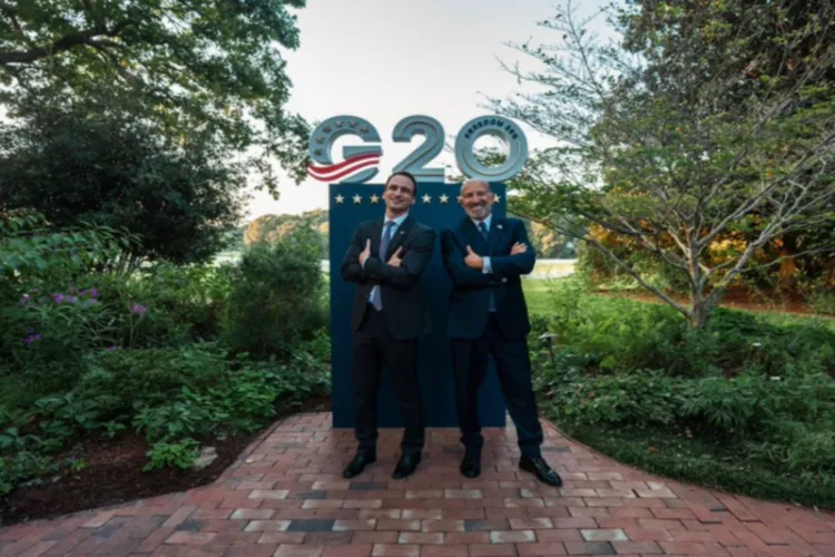 US Secretary of Commerce Howard Lutnick (R) with OSTP Director Michael Kratsios