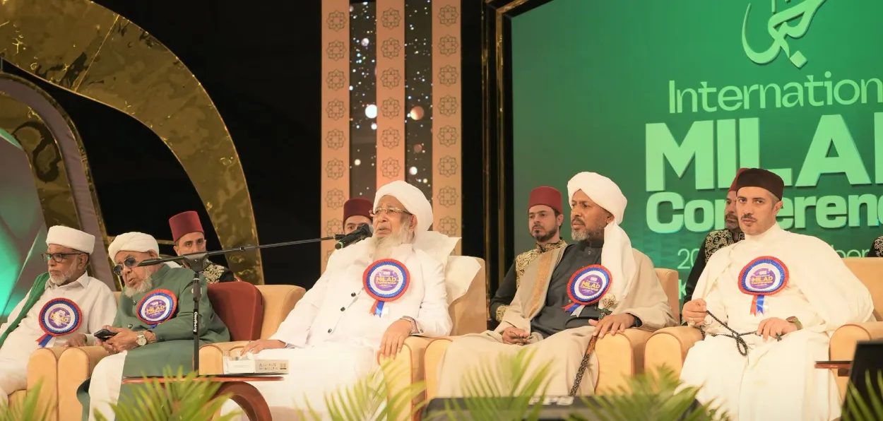  Kanthapuram AP Aboobacker Musliyar  attending the Milad Conference in Calicut