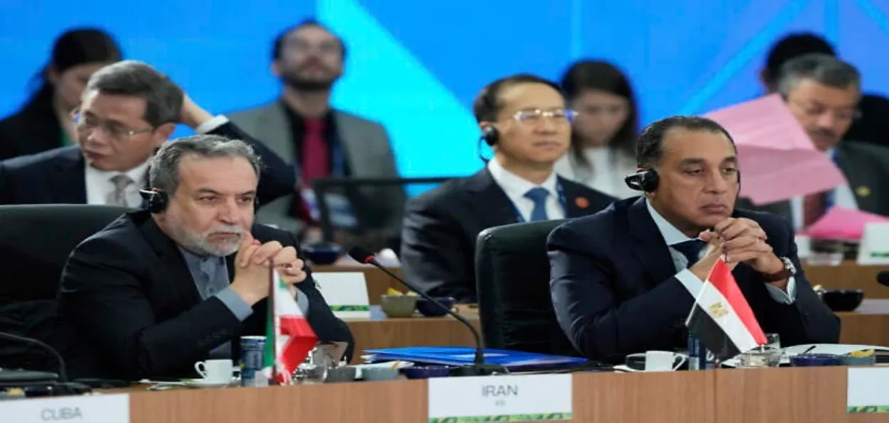 Iranian Foreign Minister Abbas Araghchi, left, and Egypt's Prime Minister Mostafa Madbouly attending the 17th annual BRICS summit in Rio de Janeiro, in 2025 (File)