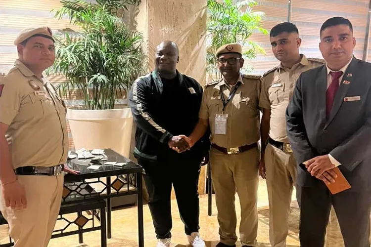 Delhi Police with the South African delegate