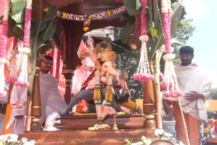 Huge crowds throng Shreemant Dagduseth Halwai Ganpati Mandal 