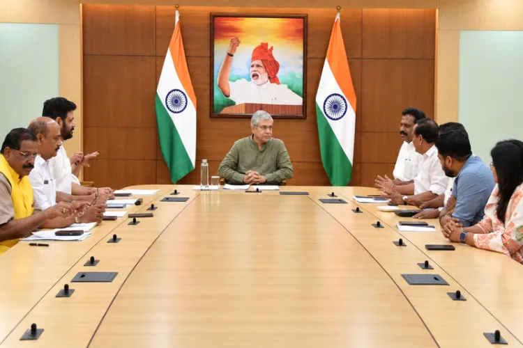 Ashwini Vaishnaw addressing Members of Parliament during the meeting