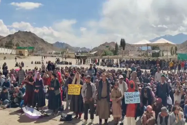 Citizens of Leh mark Shaheed Diwas 