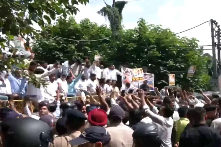 Dehradun: Congress party workers hold a massive protest demonstration in Dehradun