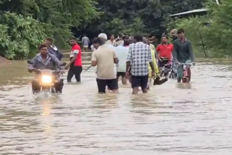 Raipur/Durg, Chhattisgarh: Kharun River overflows and floods villages located nearby, following incessant heavy rainfall in the last 24 hours