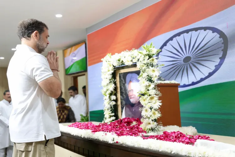 Congress leader Rahul Gandhi pays tribute to former Prime Minister Dr Manmohan Singh 