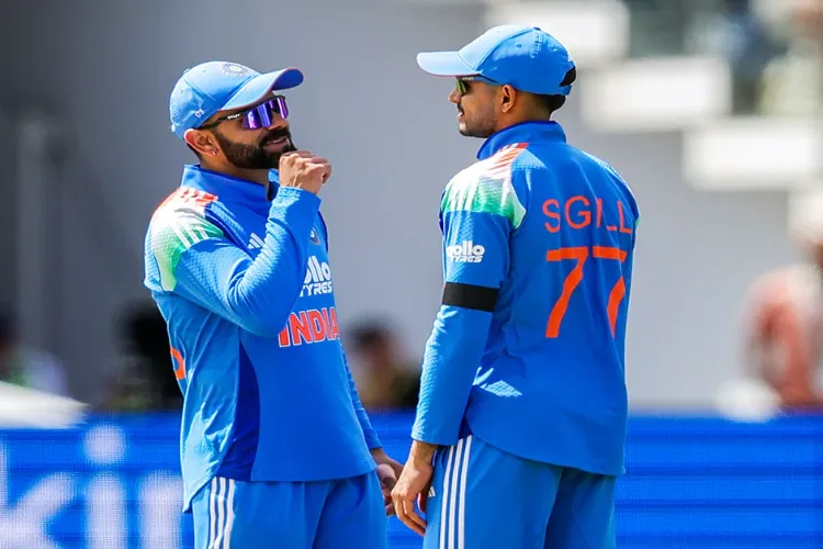 Virat Kohli (L) and Shubman Gill.