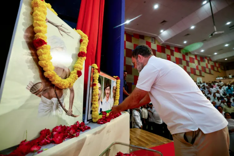 Rahul Gandhi Pays Floral Tribute to Bhagat Singh