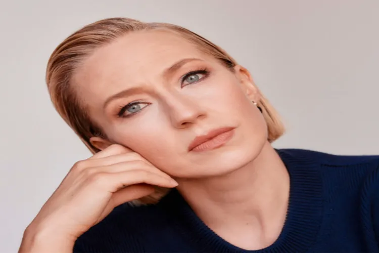 Actor Carrie Coon