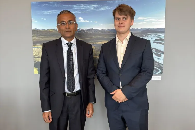 Ambassador R. Ravindra with H.E. Jóhann Páll Jóhannsson, Minister of the Environment, Energy and Climate of Iceland.